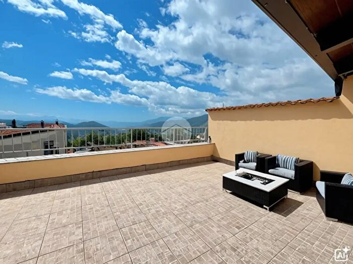 Appartamento trilocale in vendita in Piazza Benedetto Cairoli, Torre Orsaia