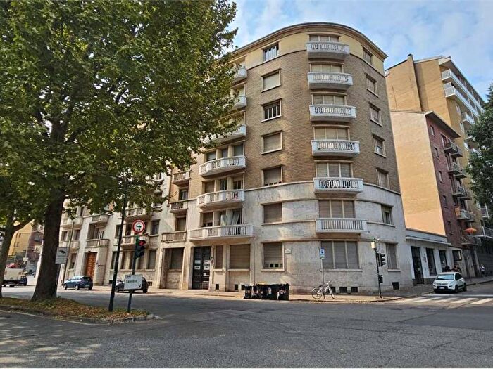 Appartamento bilocale in affitto in corso Regina Margherita, Don Bosco, Torino
