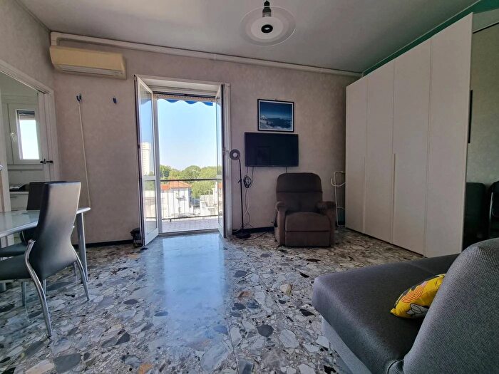 Appartamento bilocale in affitto in Via Treviso Milano, Milano