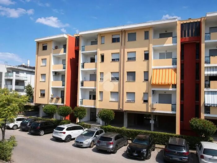 Appartamento trilocale in vendita in Via Isonzo, Tortoreto