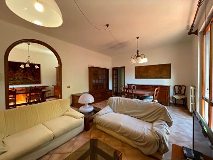 Appartamento con 6 locali in vendita in Via delle Cartiere, Villa Basilica