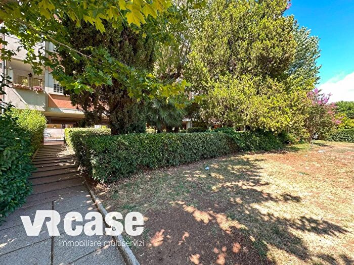 Appartamento quadrilocale in vendita in Viale dei Caduti per La Resistenza Roma, Roma