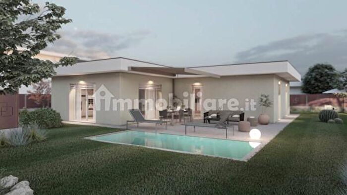 Casa quadrilocale in vendita in Via Dante Alighieri, Cadorago