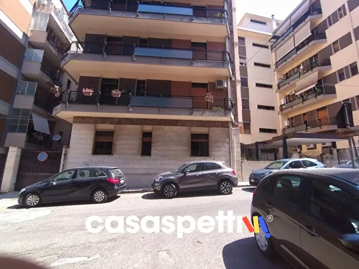 Appartamento trilocale in vendita in Vico Leone, Reggio Calabria