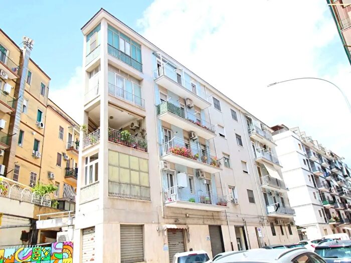 Appartamento quadrilocale in vendita in Via De Amicis, Foggia