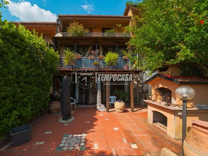 Casa con 6 locali in vendita in Via Lazio, Campagnano Di Roma