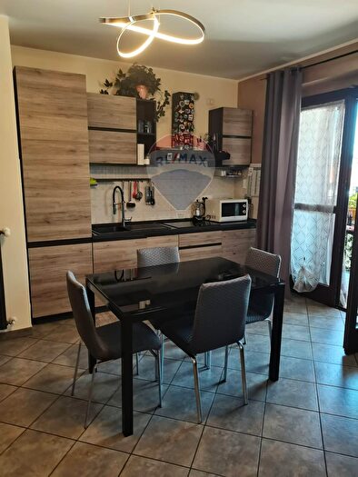 Appartamento trilocale in vendita in Piazza Astengo, Settimo Torinese