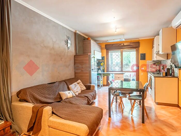 Appartamento quadrilocale in vendita in Via Rodolfo Verduzio, Roma
