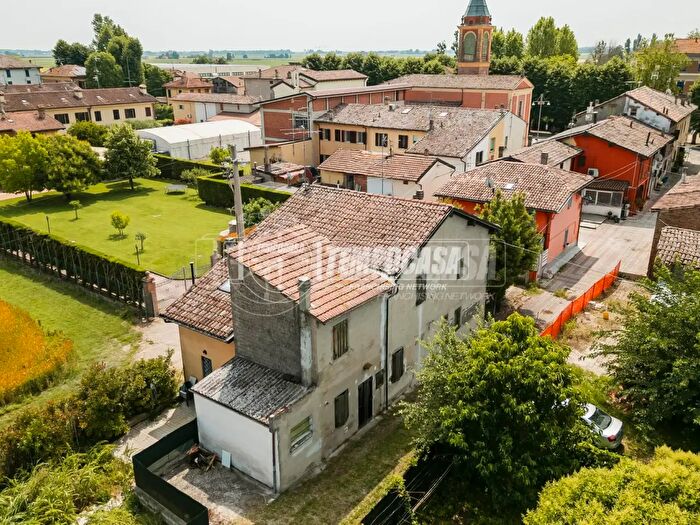 Casa con 5 locali in vendita in Via Savena Vecchia, Baricella