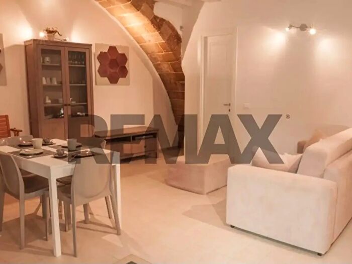 Appartamento con 5 locali in affitto in Via Saverio Landolina, Siracusa