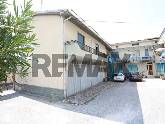 Appartamento quadrilocale in vendita in Via Giuseppe Garibaldi B, Osio Sotto