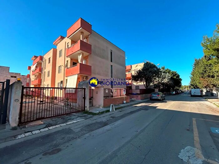 Appartamento con 5 locali in vendita in Squinzano