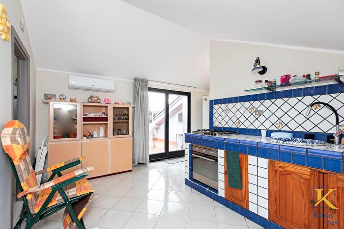 Appartamento trilocale in vendita in Via Tripi, Acireale