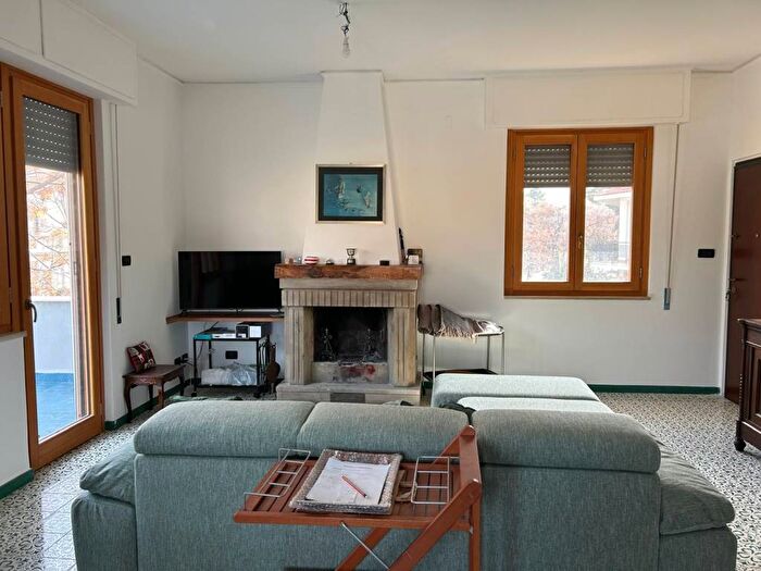 Casa quadrilocale in affitto in Via Lucrezio, Sferracavallo Barcarello, Palermo