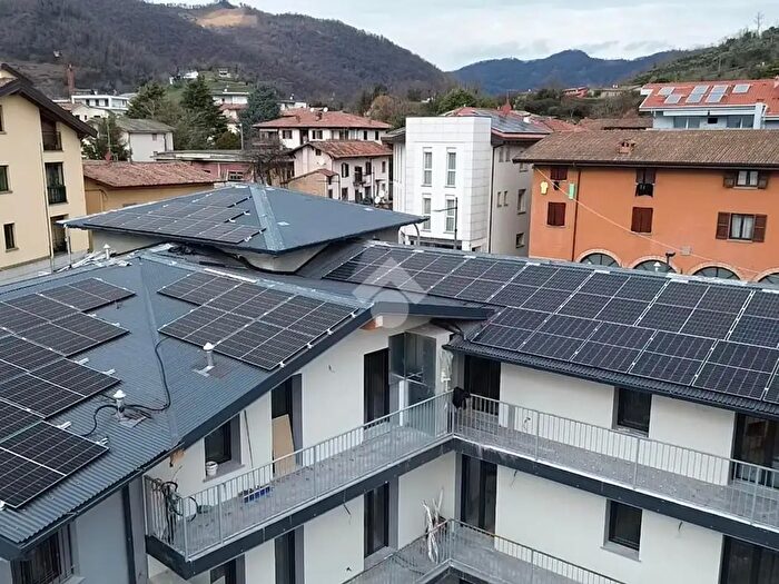 Appartamento quadrilocale in vendita in Via l Cadorna, Villongo