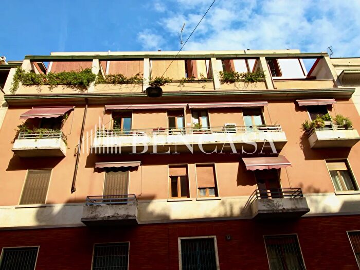 Appartamento trilocale in affitto in Via Archimede, Milano