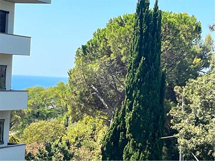 Appartamento con 6 locali in vendita in Via Puggia, Albaro, Genova