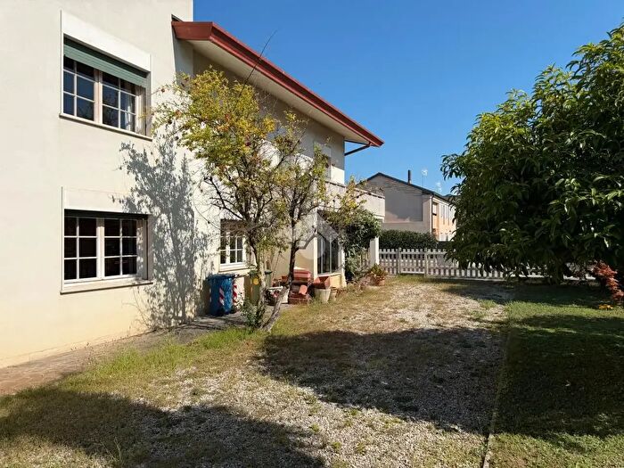 Casa con 8 locali in vendita in Via Nizza, Piazzola Sul Brenta