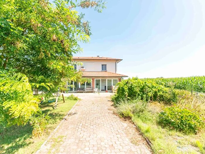 Casa con 5 locali in vendita in Via Guido Gamberini, San Pietro In Casale