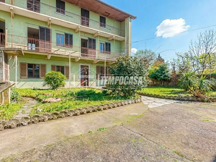 Casa quadrilocale in vendita in Via De Amicis, Cureggio