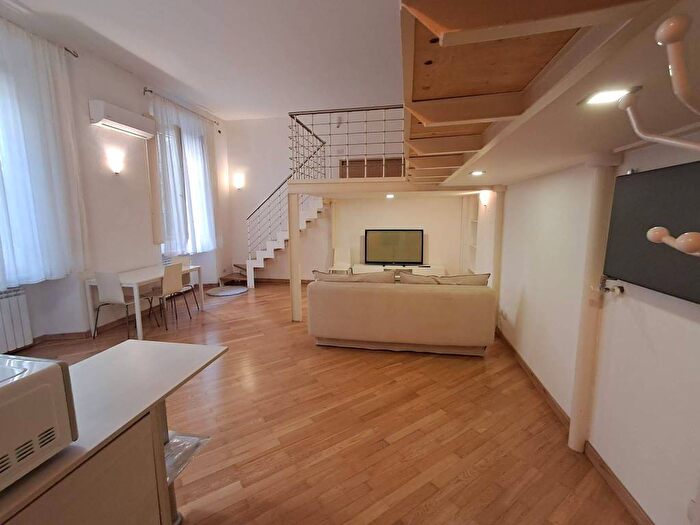 Appartamento monolocale in affitto in Via Plinio, Morgagni, Milano