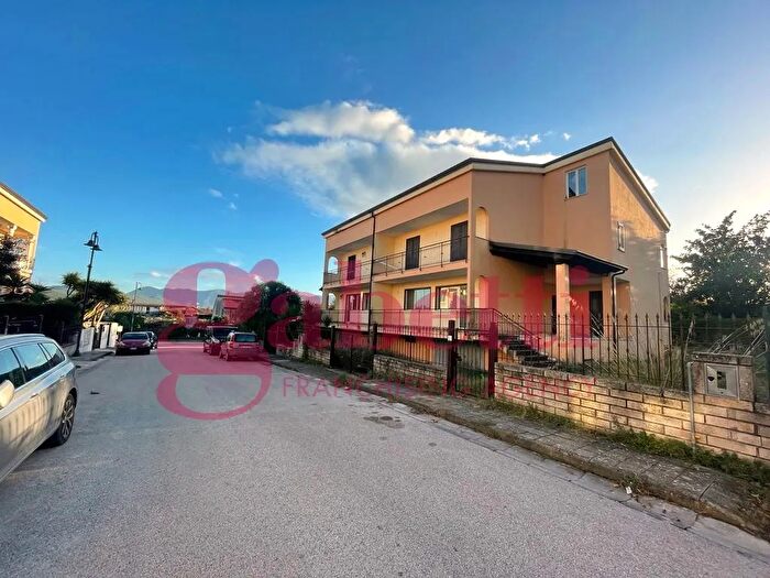Casa con 5 locali in vendita in Via Padre Cipriano Caruso Snc, Pietravairano