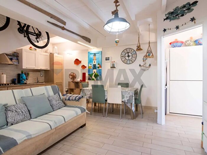 Casa bilocale in vendita in Via Provinciale per Riposto, Acireale