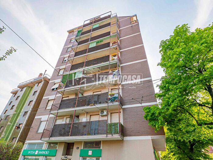 Appartamento trilocale in affitto in Viale Ungheria, Viale Ungheria Mecenate, Milano