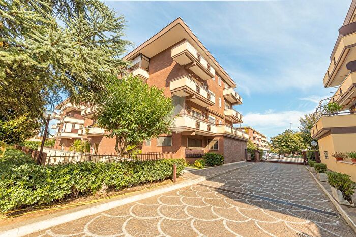 Appartamento quadrilocale in vendita in Via del Casale Agostinelli, Roma