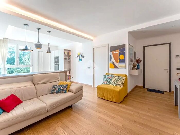Appartamento bilocale in vendita in Via Giuseppe Guerzoni, Milano