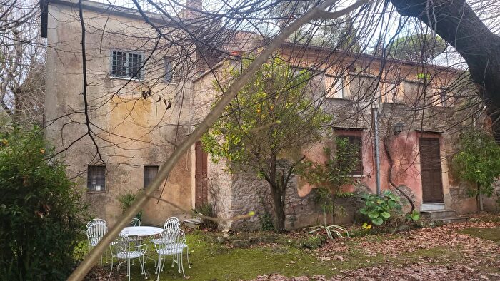 Casa con 6 locali in vendita in Via dei Castagnoli, Velletri