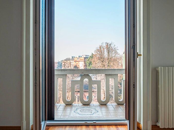 Appartamento trilocale in affitto in Via Michelangelo Buonarroti, Pagano, Milano