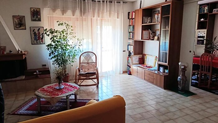 Appartamento trilocale in vendita in Via del Giardino, Alatri