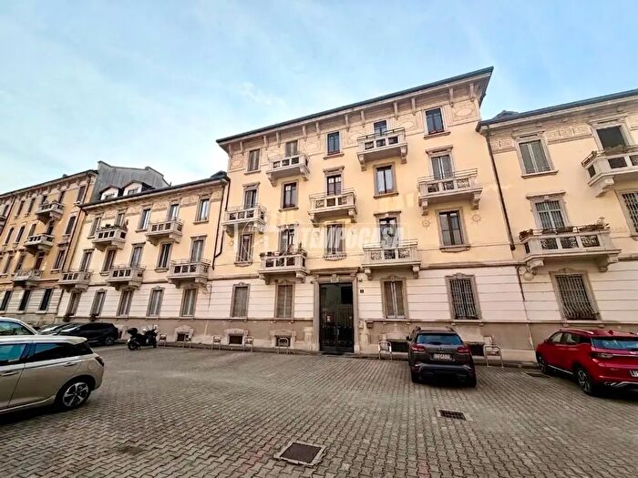 Appartamento trilocale in vendita in Via Bergonzoli, Milano