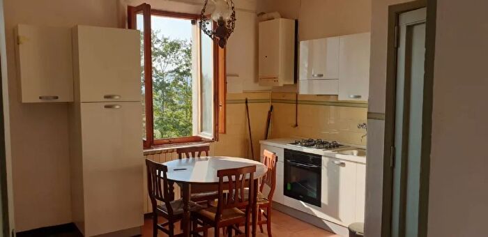 Casa con 16 locali in vendita in Siena