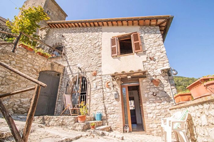 Casa con 5 locali in vendita in Via Martino Porta, Torri In Sabina