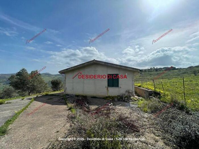 Casa trilocale in vendita in Sp, Collesano