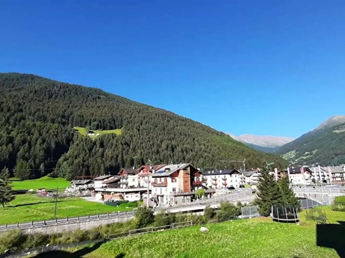 Appartamento trilocale in vendita in Via Pian del Vino, Valdidentro