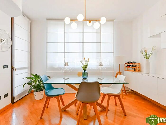 Appartamento quadrilocale in vendita in Via Umbria, Peschiera Borromeo