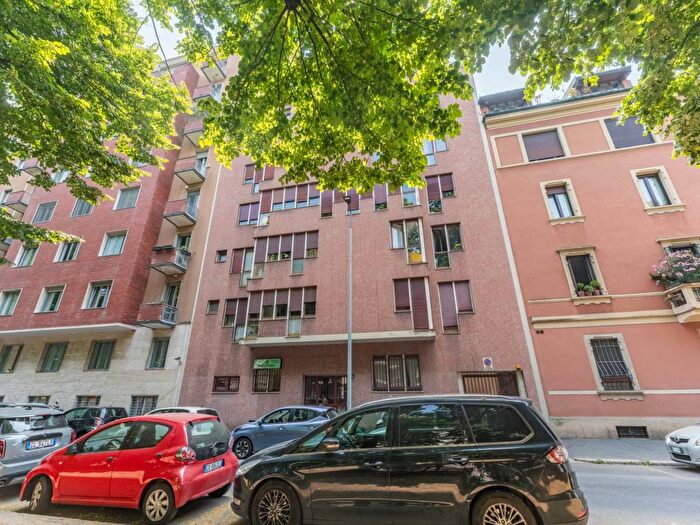 Appartamento trilocale in affitto in Viale Lazio, Porta Romana Medaglie dOro, Milano