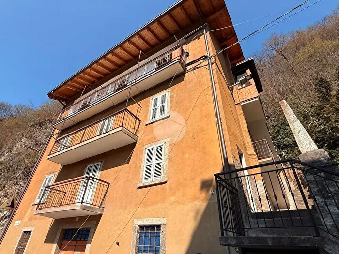 Appartamento con 5 locali in vendita in Via Madonna, Bienno