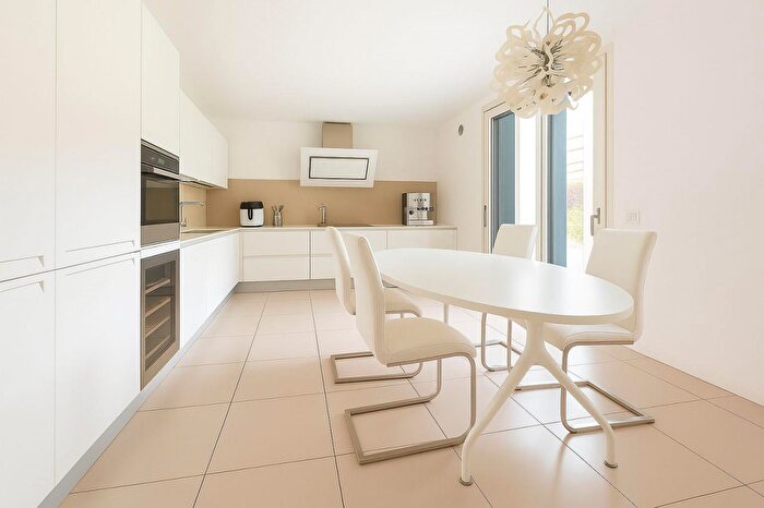 Casa con 5 locali in vendita in Via Giacomo Puccini, Costabissara