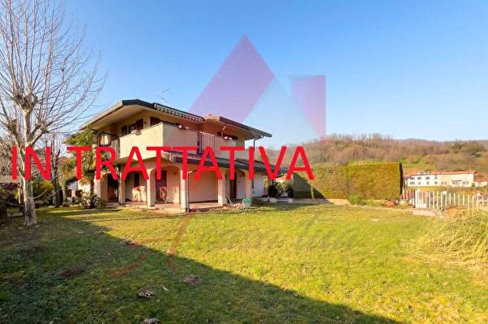 Casa con 6 locali in vendita in Via Albareda, La Valletta Brianza