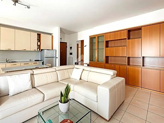 Appartamento trilocale in vendita in Via Pietro da Figino, Figino Serenza