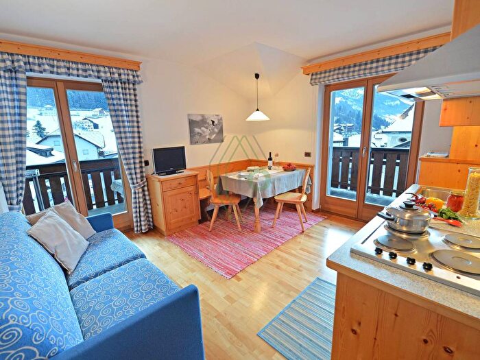 Appartamento trilocale in affitto in Via Rezia, Ortisei