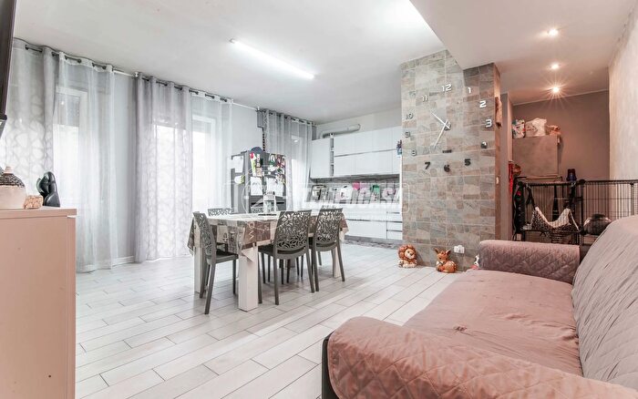 Appartamento trilocale in vendita in Desio