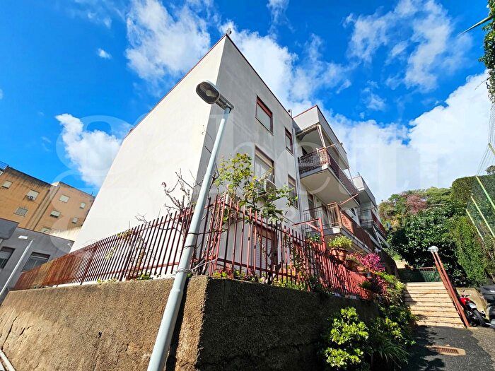 Appartamento quadrilocale in vendita in Via San Jachiddu, Messina