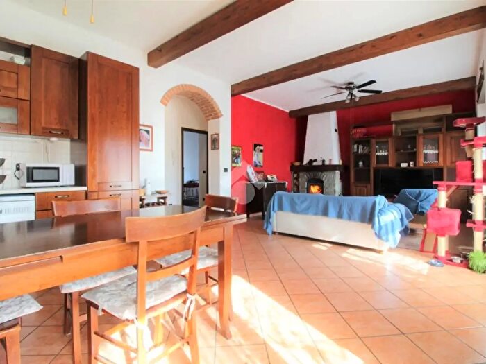 Appartamento con 6 locali in vendita in Vicolo S Eusebio, Montalto Dora