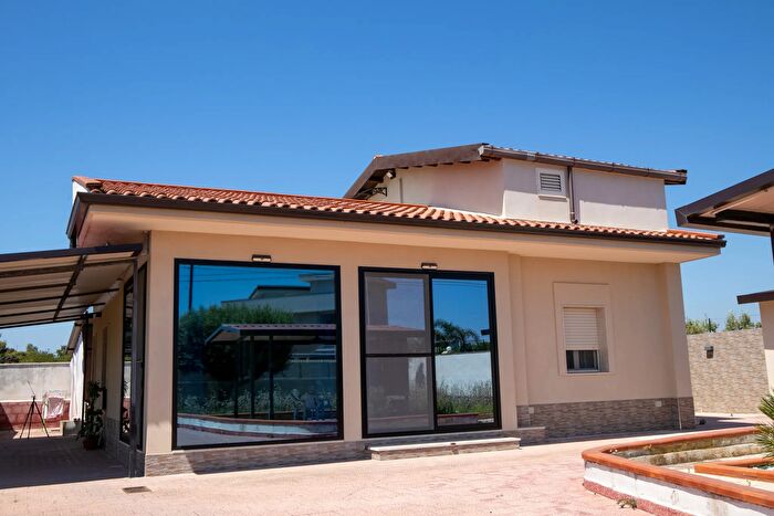 Casa con 6 locali in vendita in Via Vasco De Gama, Siracusa