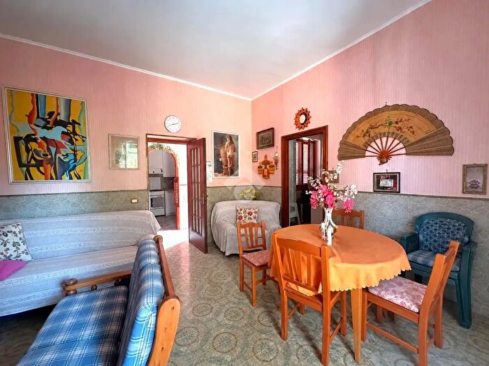 Appartamento bilocale in vendita in Via Domiziana, Mondragone